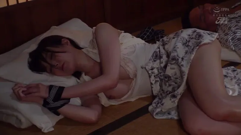 Xin chồng đi công việc với tiền bối, nữ nhân viên rơi vào kế hoạch của ông sếp biến thái